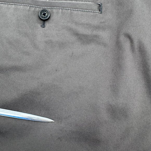 Brooks Brothers Men's 9" Advantage Chino® Pleated Front Shorts Size W48 Dk. Grey - Picture 9 of 13